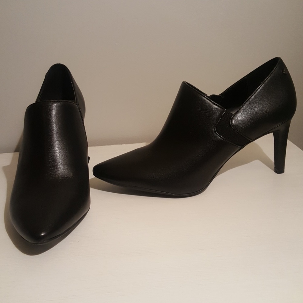 Jones New York 3 inch black heel booties
